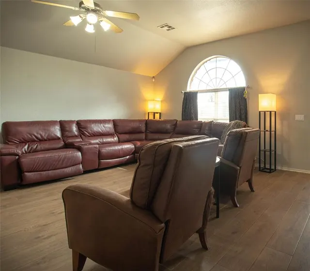 Photo 6 — 1117 Bald Eagle Court, Norman, OK 73072