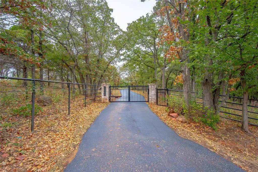 Photo 5 — 22595 N Triple Xxx Road, Luther, OK 73054