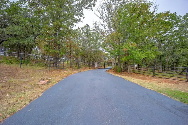 Photo 6 — 22595 N Triple Xxx Road, Luther, OK 73054