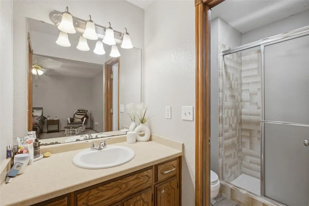 Photo 25 — 221 W Strasburg Way, Mustang, OK 73064