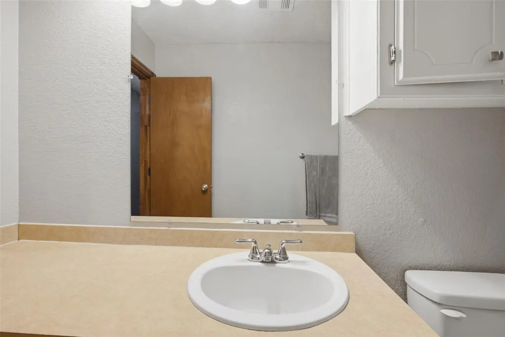 Photo 34 — 221 W Strasburg Way, Mustang, OK 73064