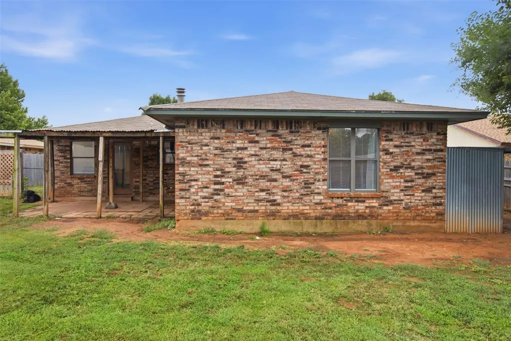 Photo 39 — 221 W Strasburg Way, Mustang, OK 73064