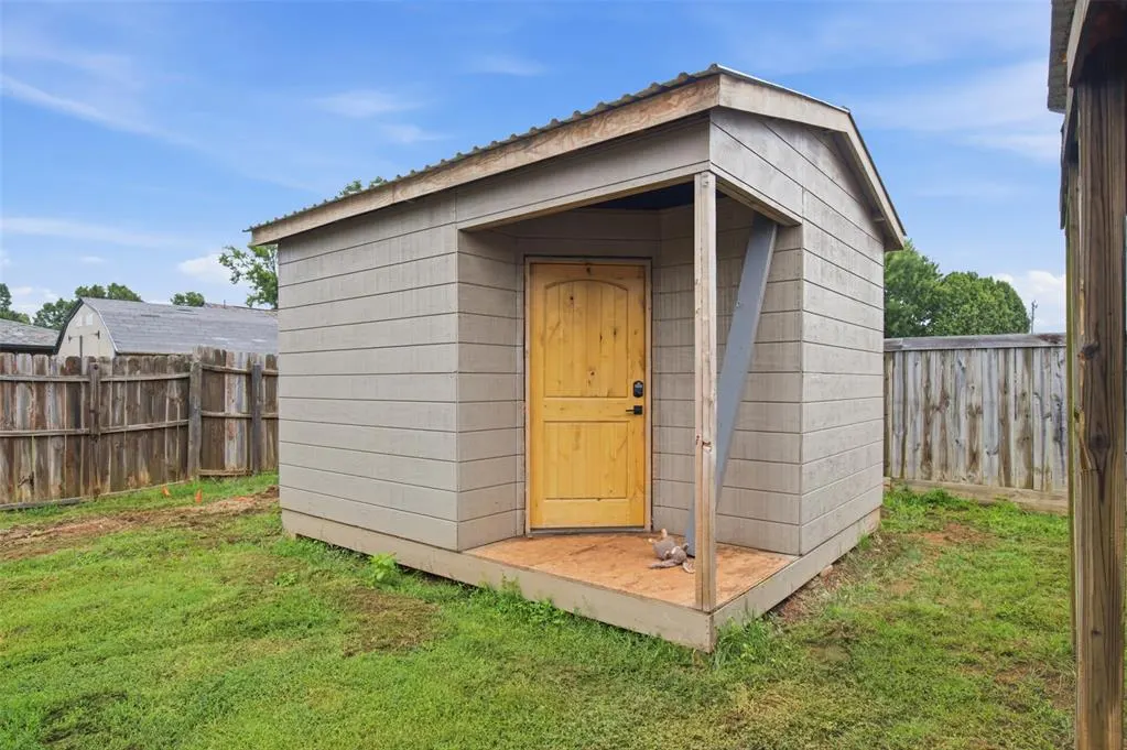 Photo 42 — 221 W Strasburg Way, Mustang, OK 73064