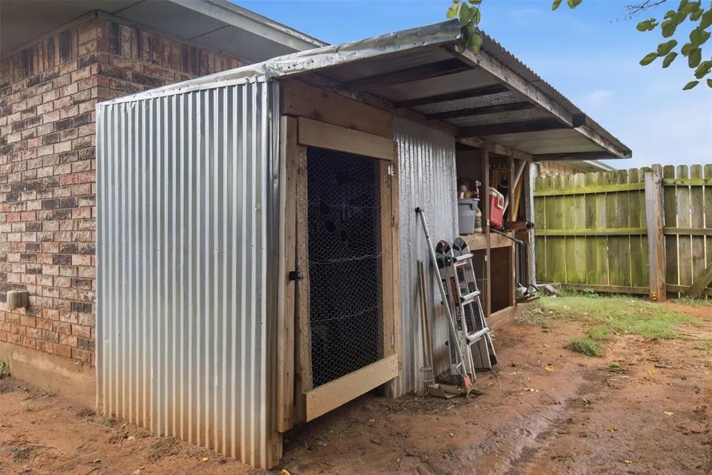 Photo 43 — 221 W Strasburg Way, Mustang, OK 73064