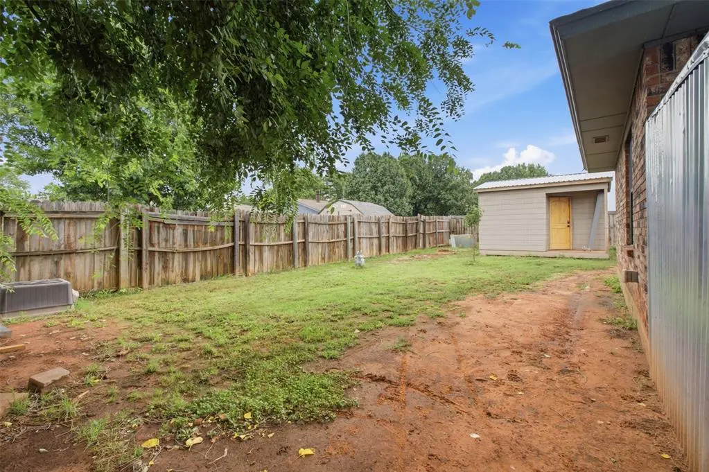 Photo 44 — 221 W Strasburg Way, Mustang, OK 73064