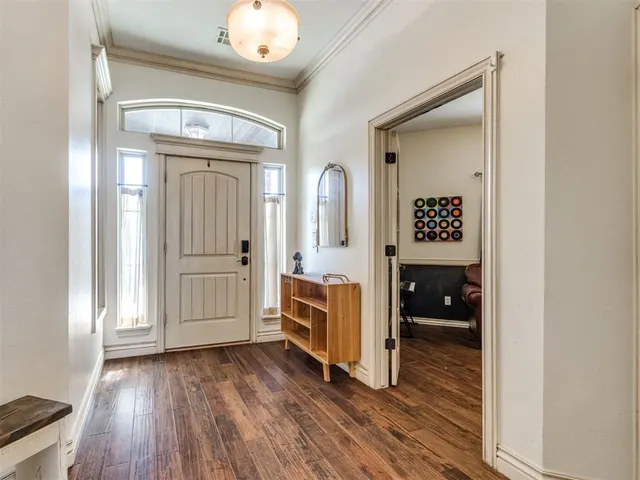 Photo 2 — 11301 Millbrook Lane, Oklahoma City, OK 73162