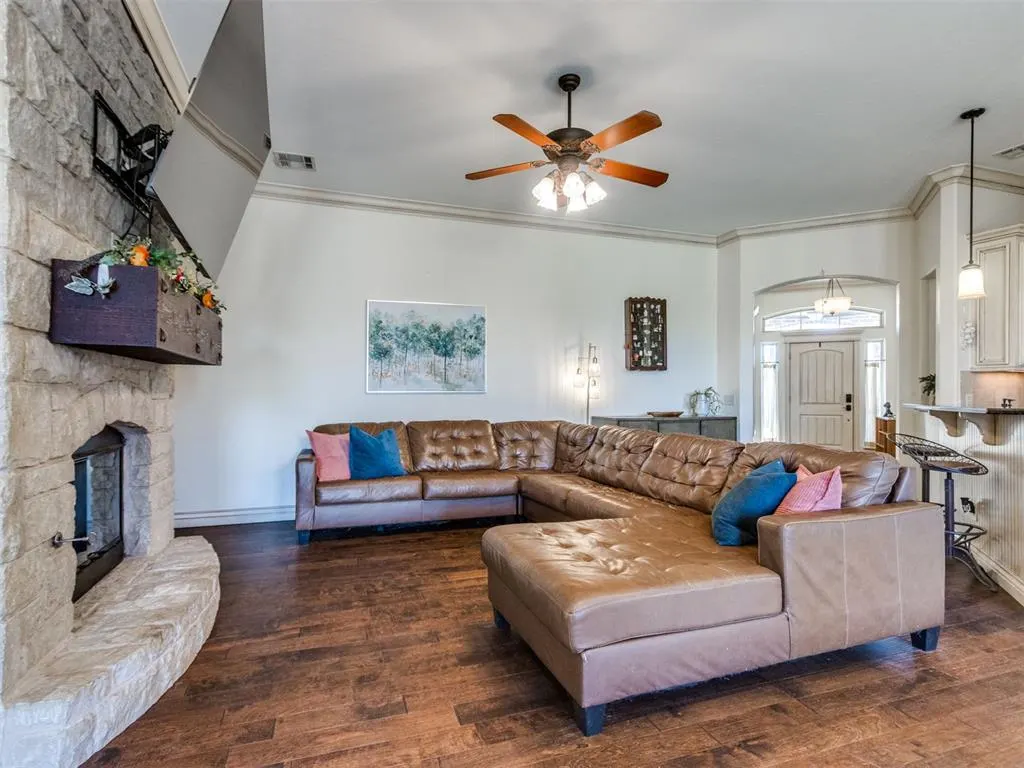 Photo 10 — 11301 Millbrook Lane, Oklahoma City, OK 73162