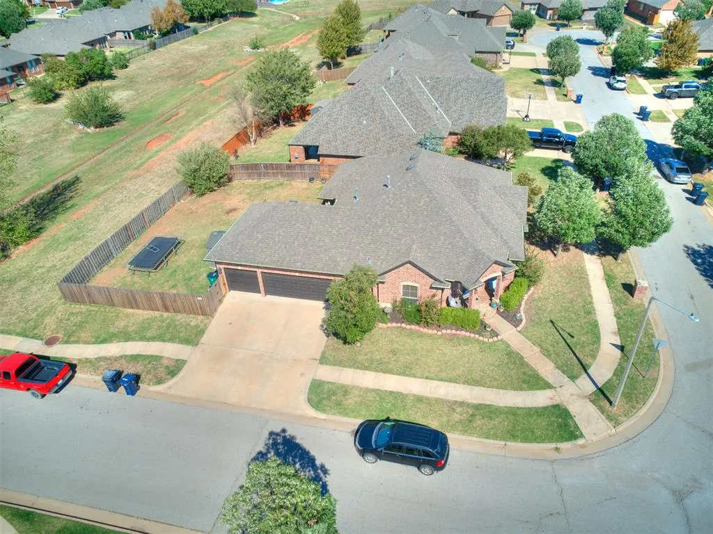 Photo 30 — 11301 Millbrook Lane, Oklahoma City, OK 73162