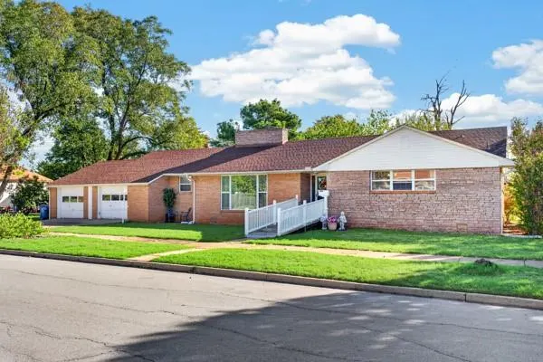 Photo 2 — 601 N Temple Street, Cordell, OK 73632
