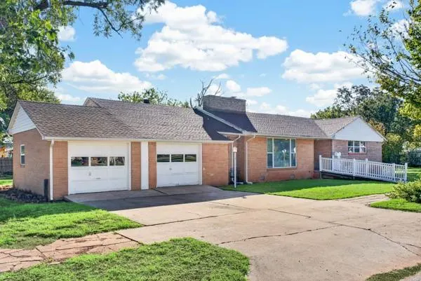 Photo 3 — 601 N Temple Street, Cordell, OK 73632