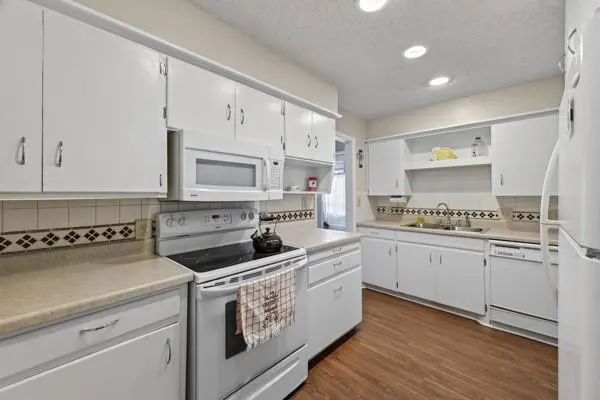 Photo 12 — 601 N Temple Street, Cordell, OK 73632