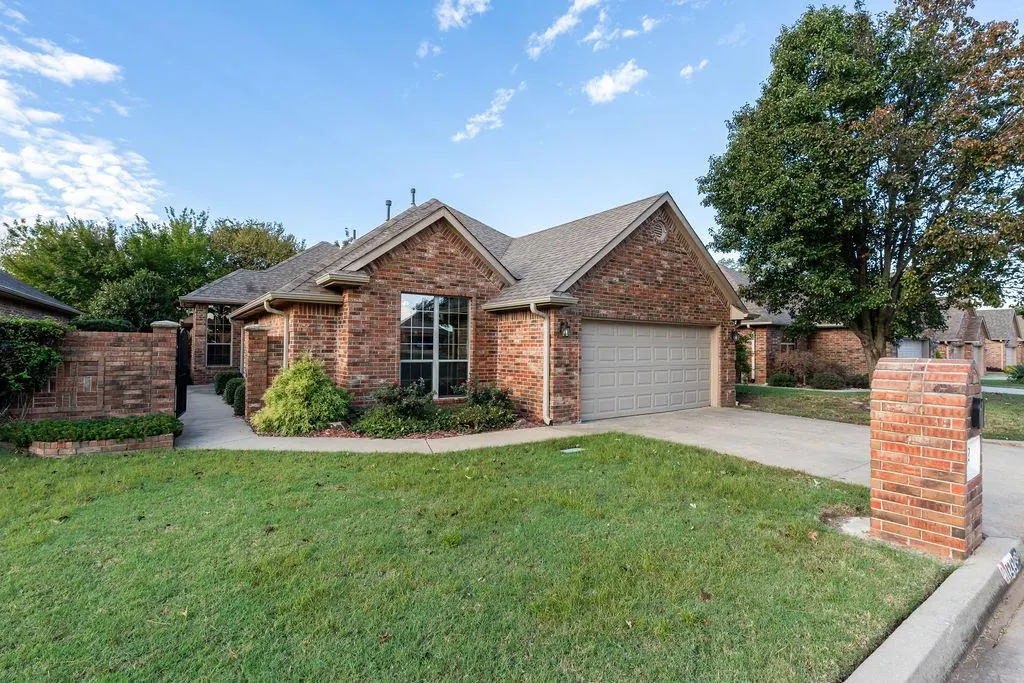 Photo 2 — 1242 Augusta Court, Shawnee, OK 74801