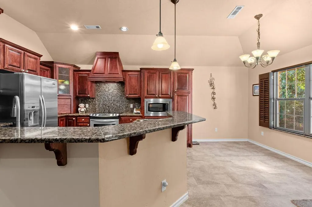 Photo 7 — 1242 Augusta Court, Shawnee, OK 74801