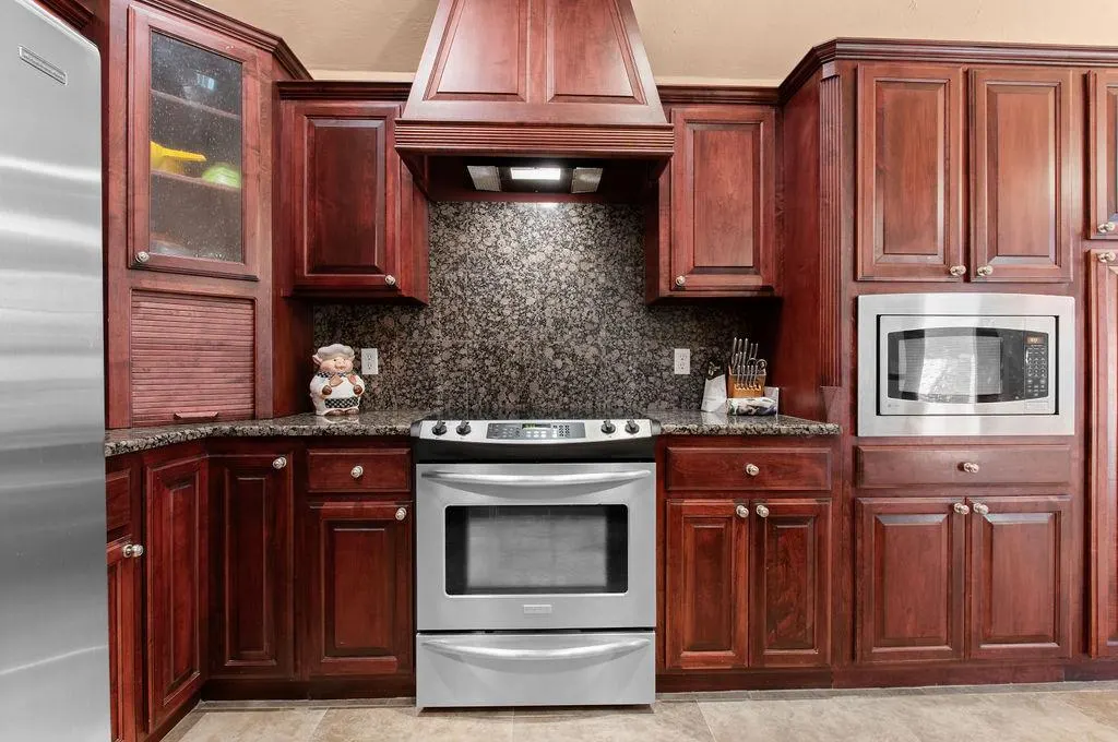 Photo 10 — 1242 Augusta Court, Shawnee, OK 74801