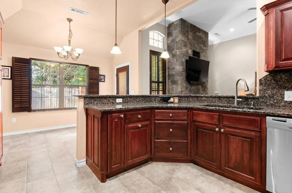 Photo 12 — 1242 Augusta Court, Shawnee, OK 74801