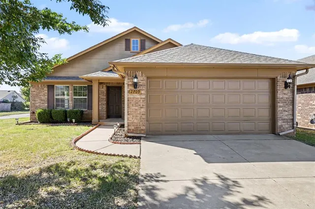 Photo 2 — 2709 Fawn Lily Road, Oklahoma City, OK 73128