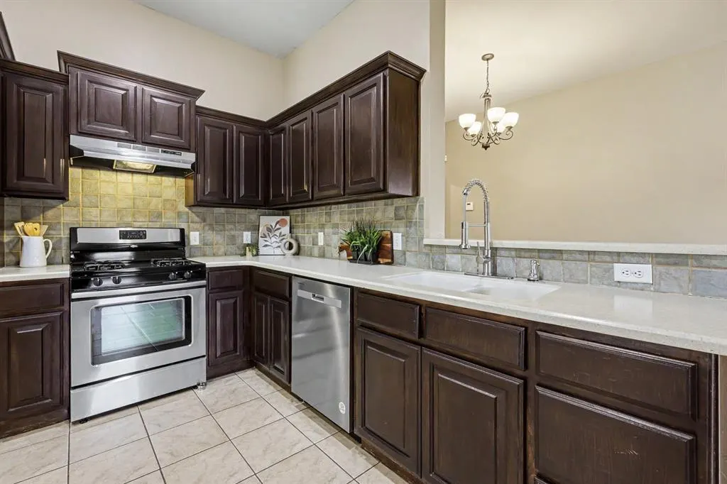 Photo 9 — 2709 Fawn Lily Road, Oklahoma City, OK 73128