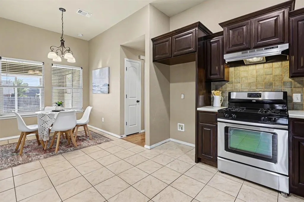 Photo 10 — 2709 Fawn Lily Road, Oklahoma City, OK 73128