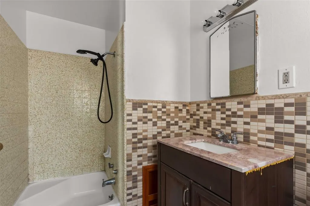 Photo 18 — 14 NW 35th Street, Lawton, OK 73505