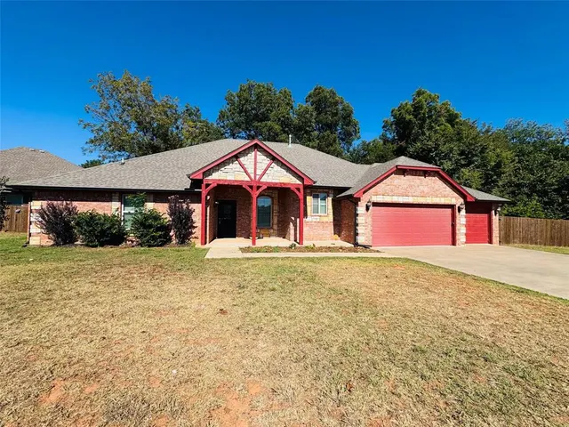Photo 2 — 3333 Wood Valley, Norman, OK 73071