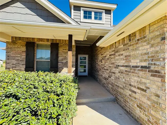 Photo 2 — 9129 NW 124th Street, Yukon, OK 73099