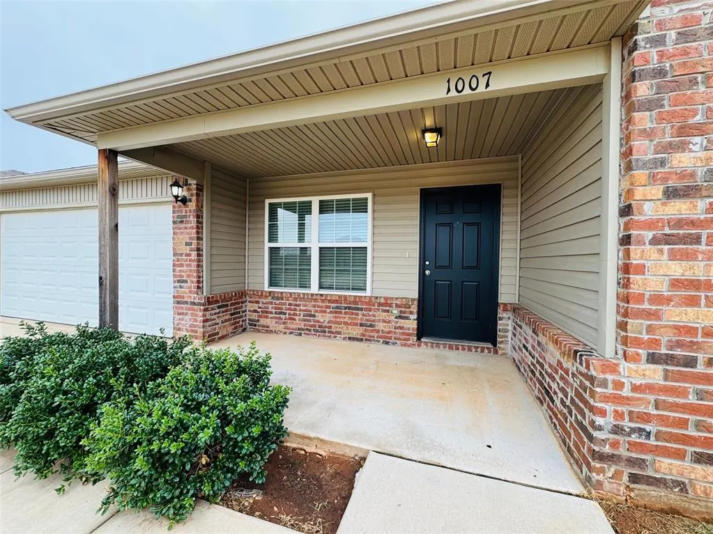 Photo 2 — 1007 N Donald Way, Mustang, OK 73064