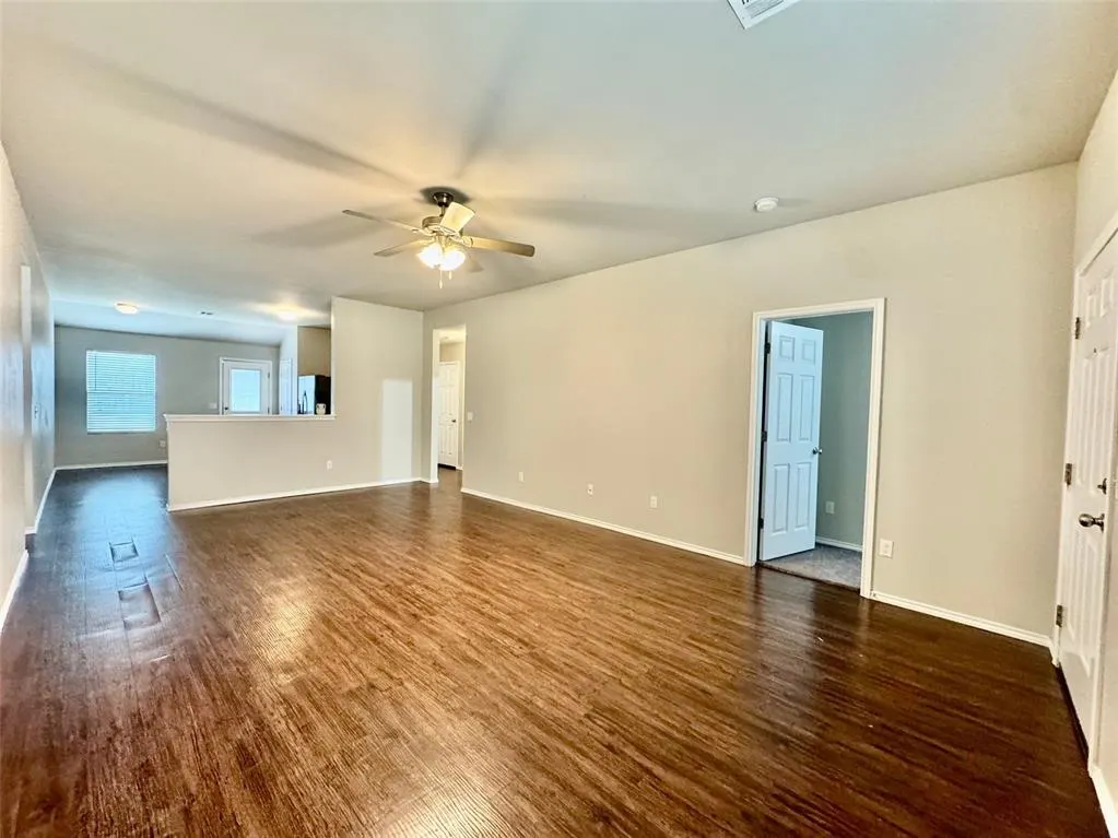 Photo 4 — 1007 N Donald Way, Mustang, OK 73064