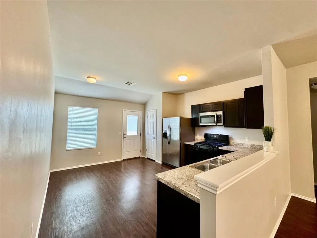 Photo 11 — 1007 N Donald Way, Mustang, OK 73064