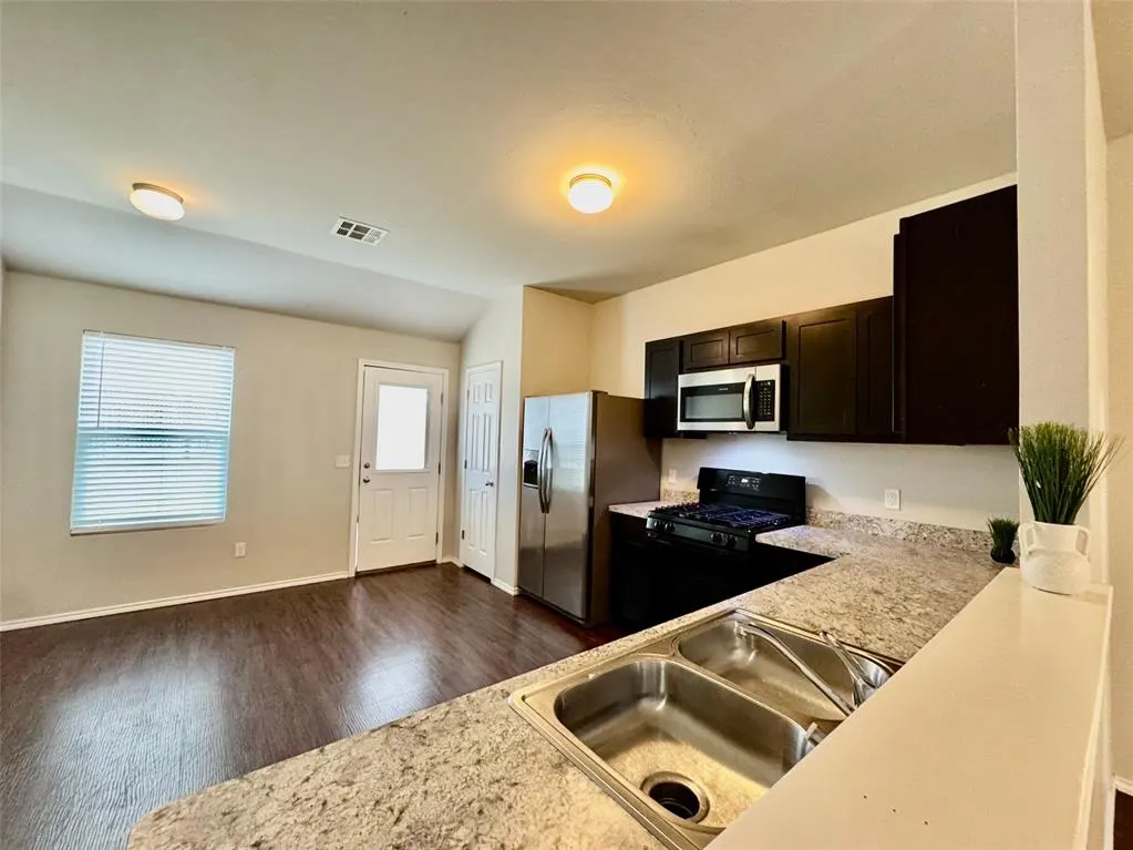 Photo 12 — 1007 N Donald Way, Mustang, OK 73064