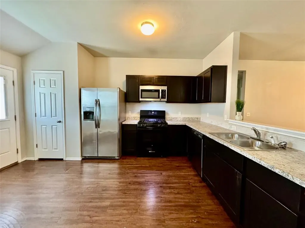 Photo 14 — 1007 N Donald Way, Mustang, OK 73064