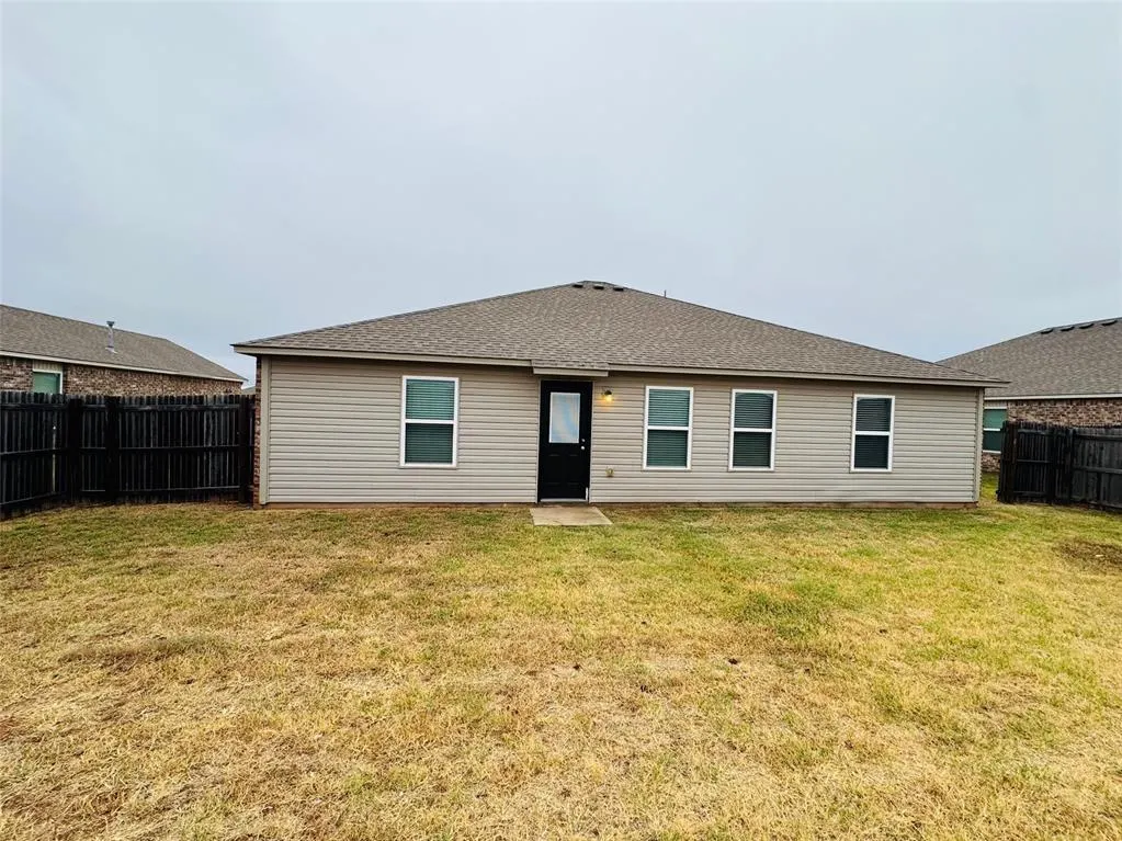 Photo 38 — 1007 N Donald Way, Mustang, OK 73064