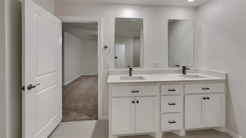 Photo 12 — 3701 Lynne Avenue, Edmond, OK 73012
