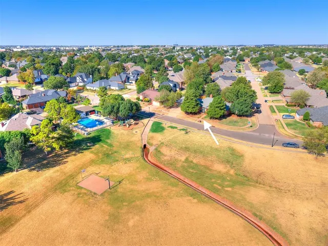 Photo 5 — 14817 Brasswood Boulevard, Edmond, OK 73013