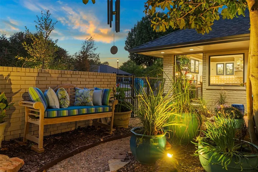 Photo 8 — 3605 Meadow Lark Lane, Oklahoma City, OK 73120