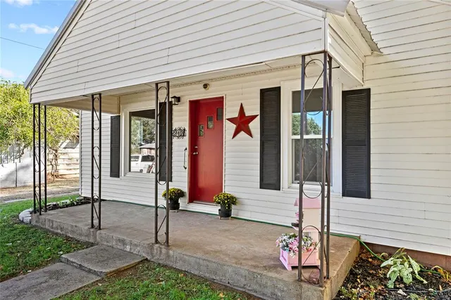 Photo 4 — 212 N 7th Street, Fort Cobb, OK 73038