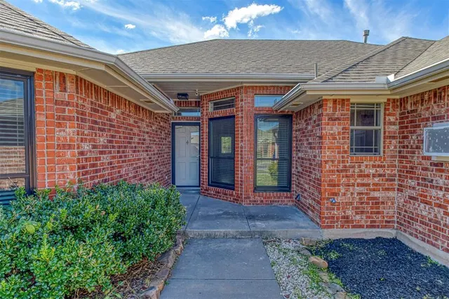 Photo 4 — 640 SW 161st Street, Oklahoma City, OK 73170