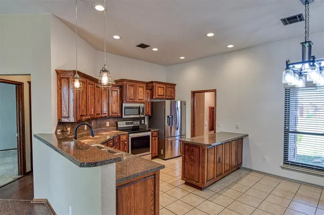 Photo 8 — 640 SW 161st Street, Oklahoma City, OK 73170