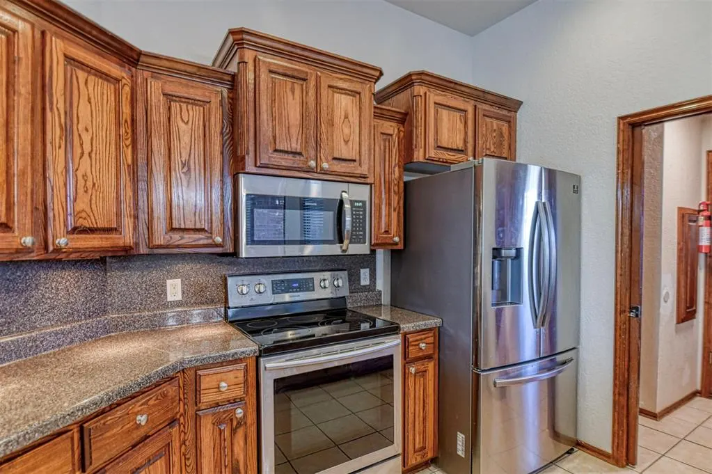 Photo 11 — 640 SW 161st Street, Oklahoma City, OK 73170