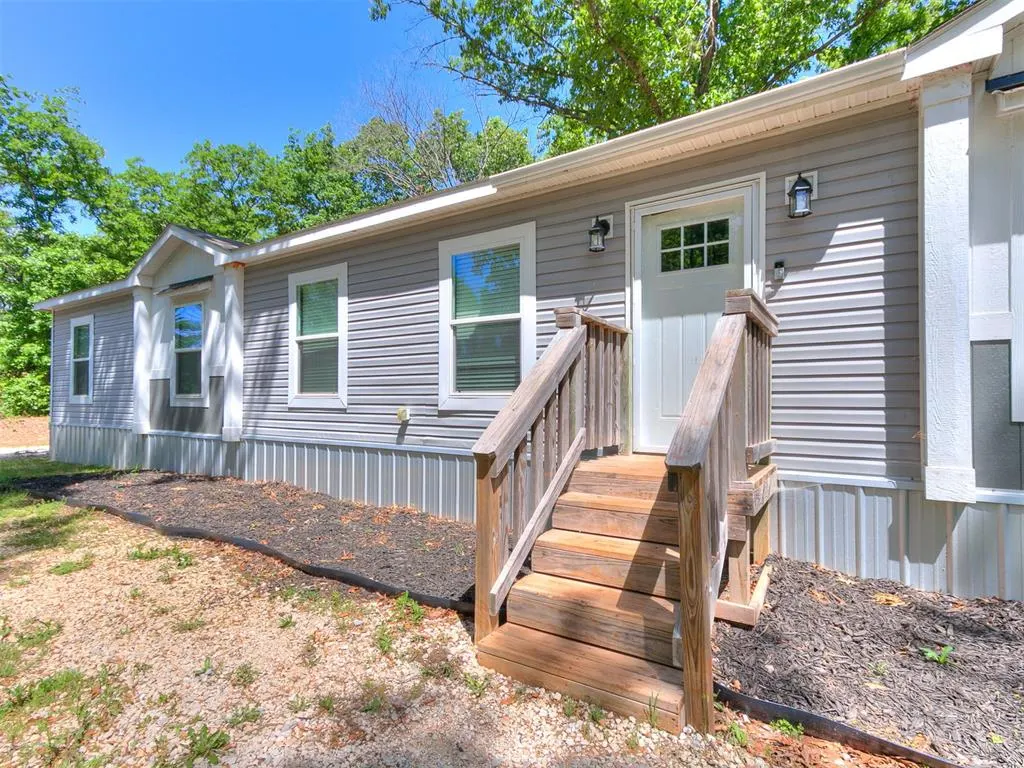 Front exterior — 31170 Palimino Drive, Tecumseh, OK 74873