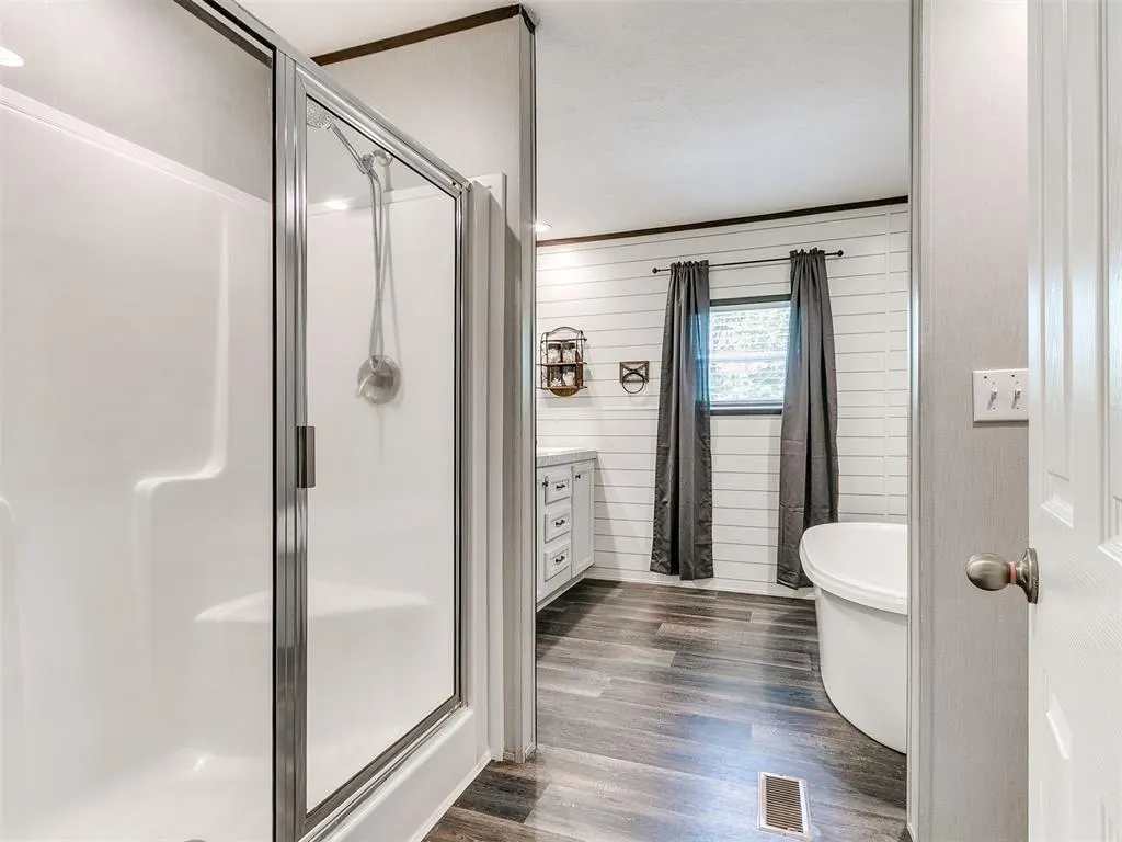 Photo 4 — 31170 Palimino Drive, Tecumseh, OK 74873