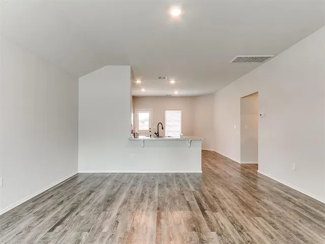 Photo 3 — 621 NW 119th Street, Oklahoma City, OK 73114