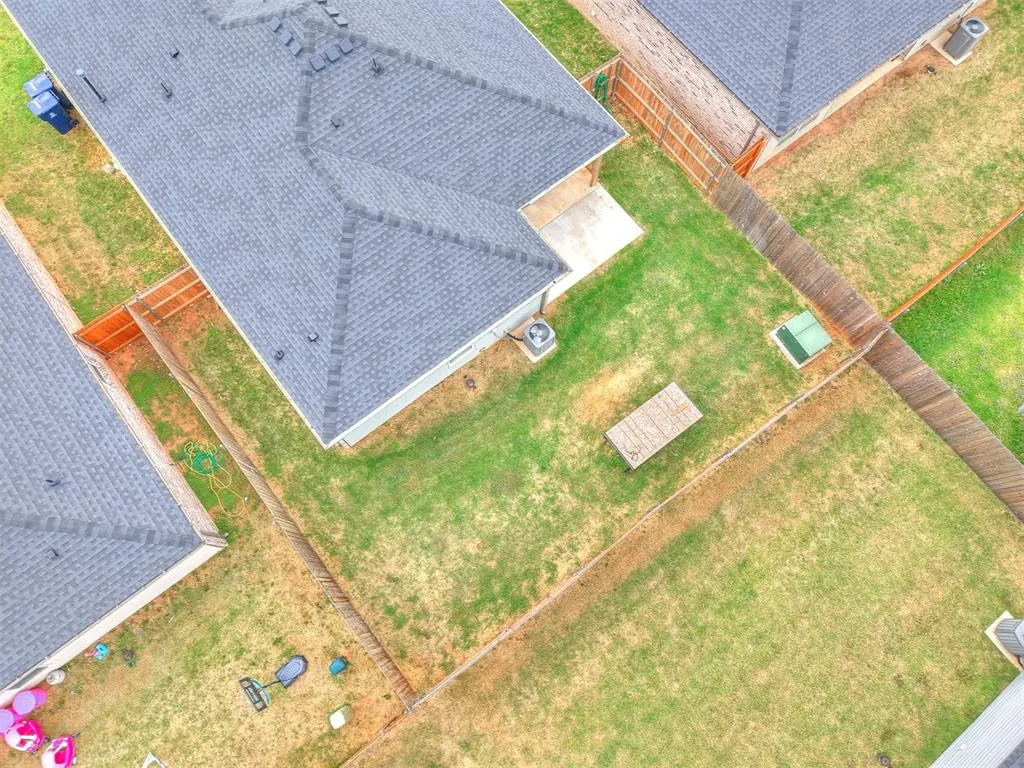 Photo 14 — 621 NW 119th Street, Oklahoma City, OK 73114