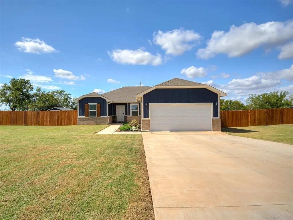Photo 2 — 13056 Mannington Road, Edmond, OK 73025