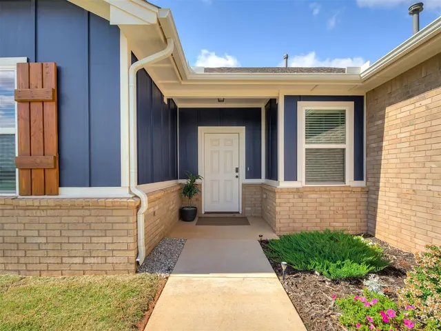 Photo 3 — 13056 Mannington Road, Edmond, OK 73025