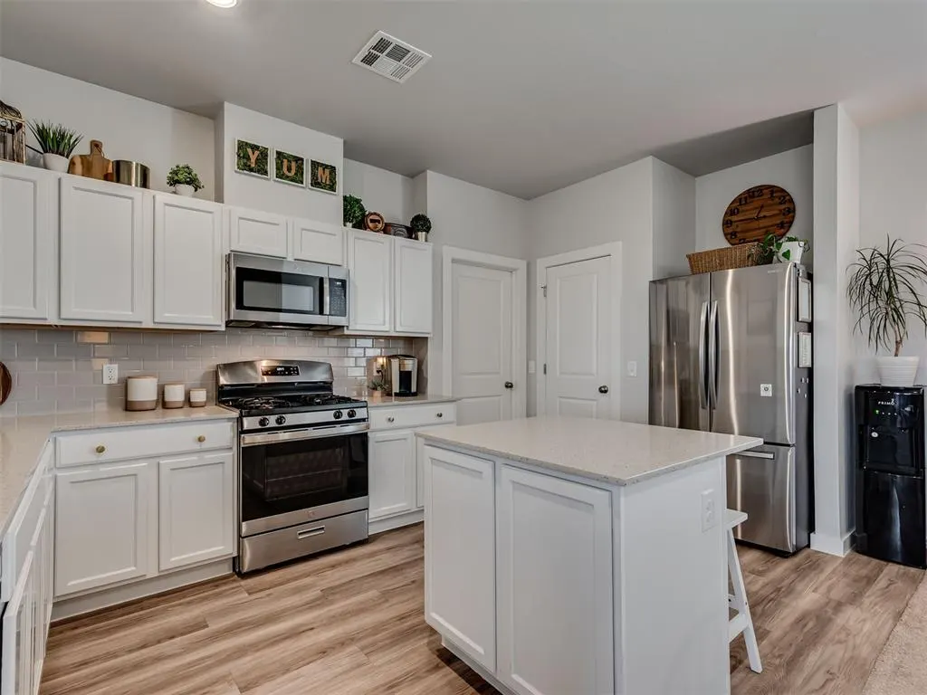 Photo 5 — 13056 Mannington Road, Edmond, OK 73025