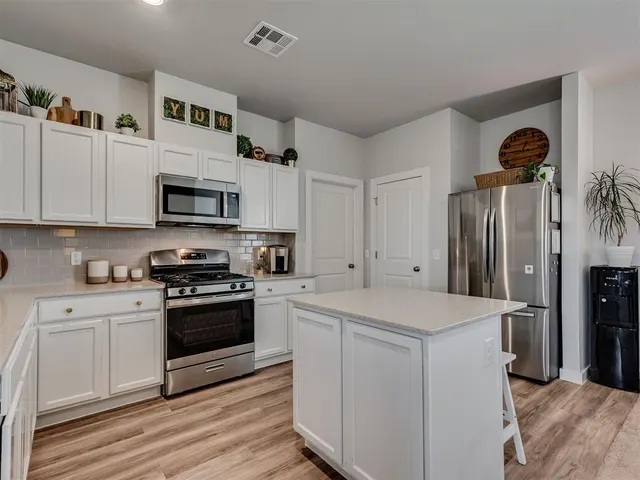 Photo 5 — 13056 Mannington Road, Edmond, OK 73025