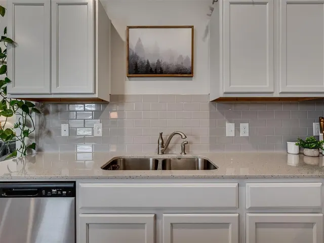 Photo 8 — 13056 Mannington Road, Edmond, OK 73025