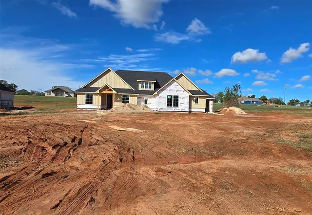 Photo 2 — 1136 Wolf Creek Court, Blanchard, OK 73010
