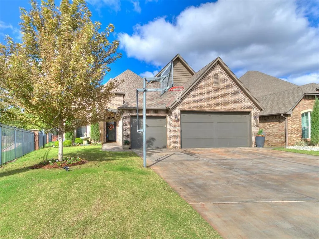 Photo 2 — 2617 Semillon Way, Edmond, OK 73012