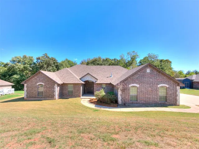Photo 2 — 12190 Maple Lane, Guthrie, OK 73044